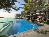 Pool & palms on the 25th floor