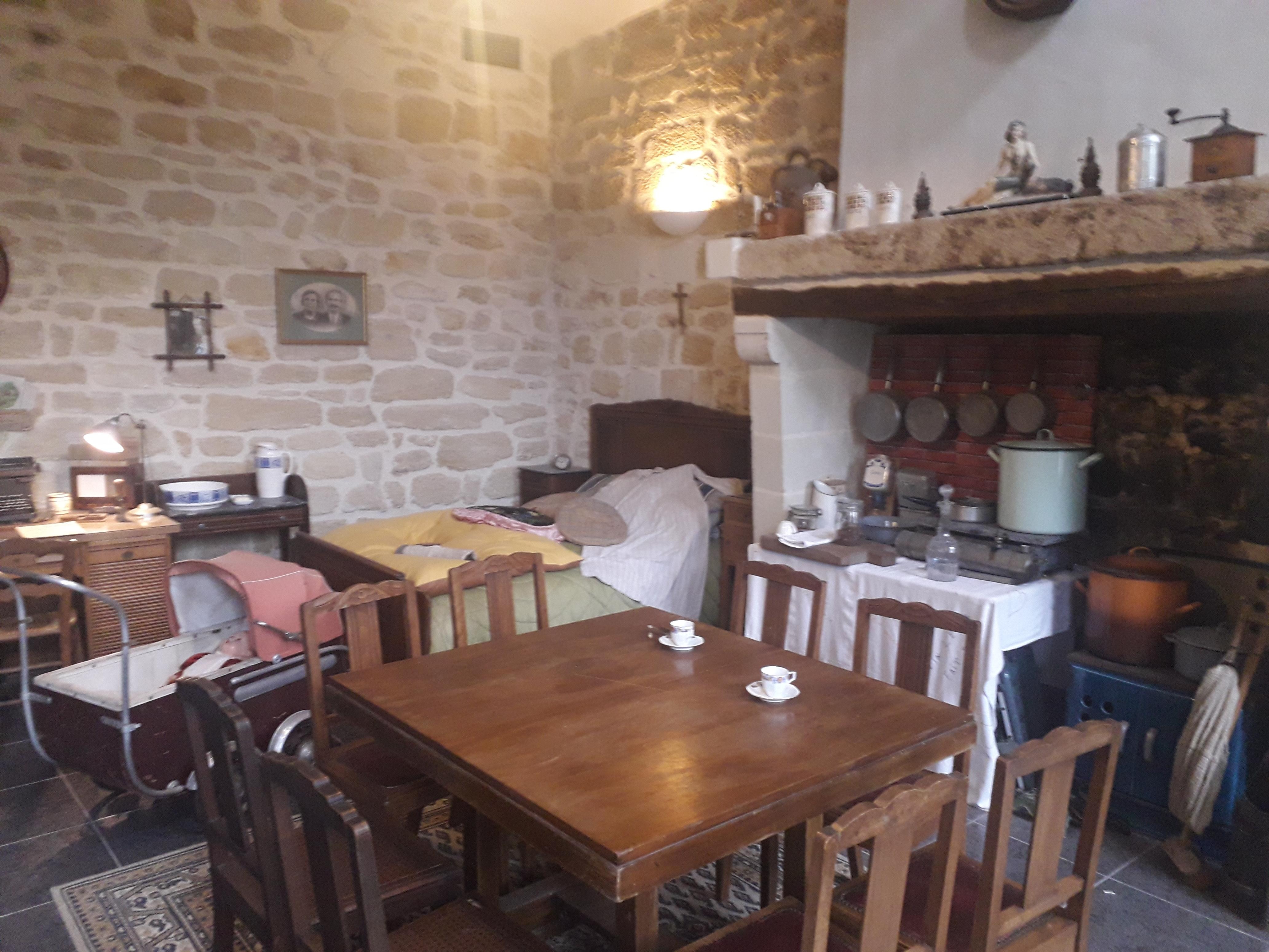 Musée des vieux commerces Doue la Fontaine 
A faire 