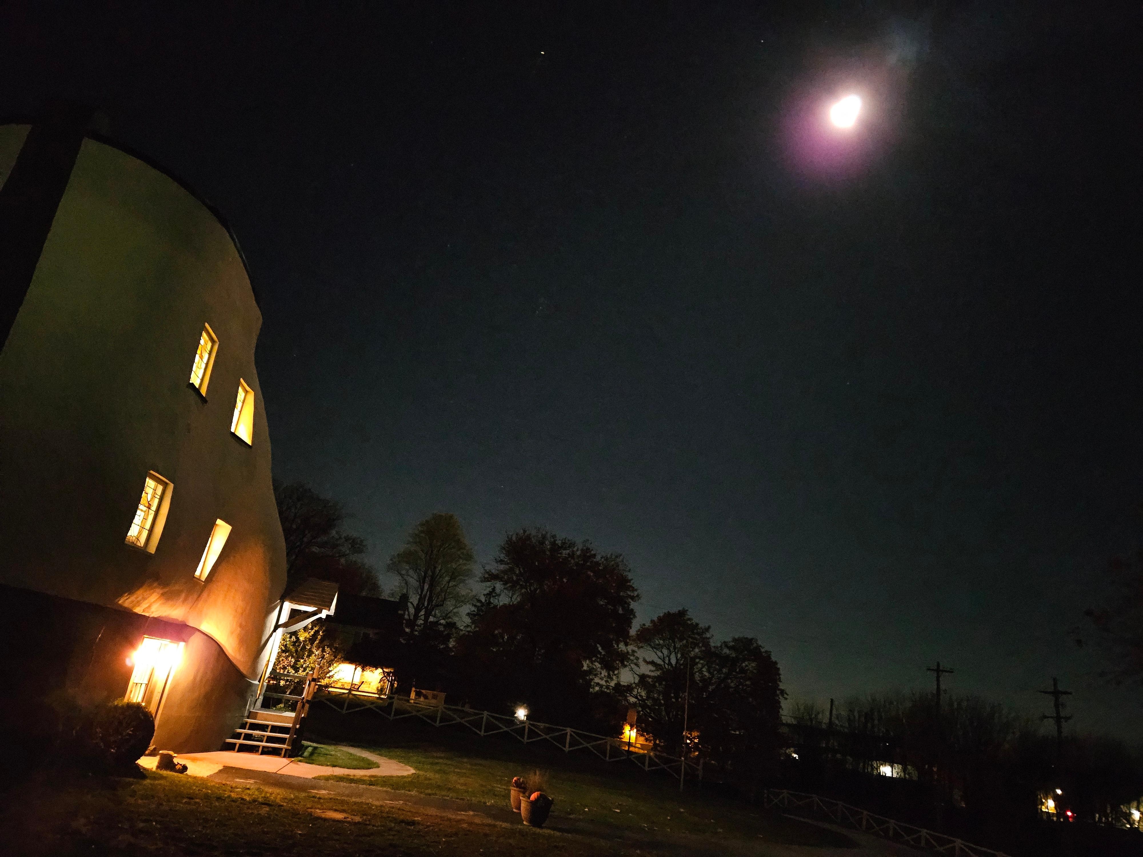 Perfect stay on a gorgeous night!