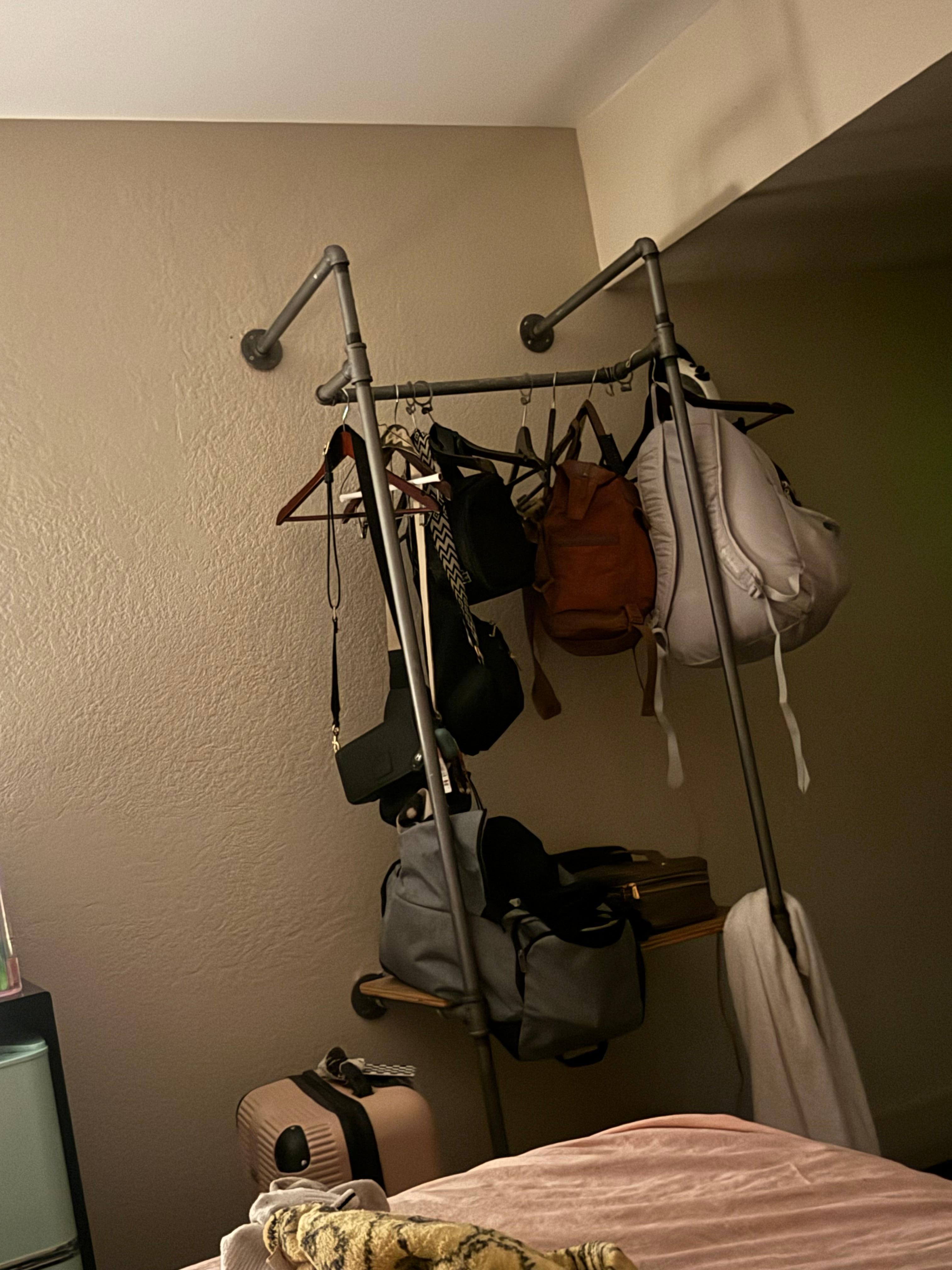 Nothing from Booking looks like that in the room. 