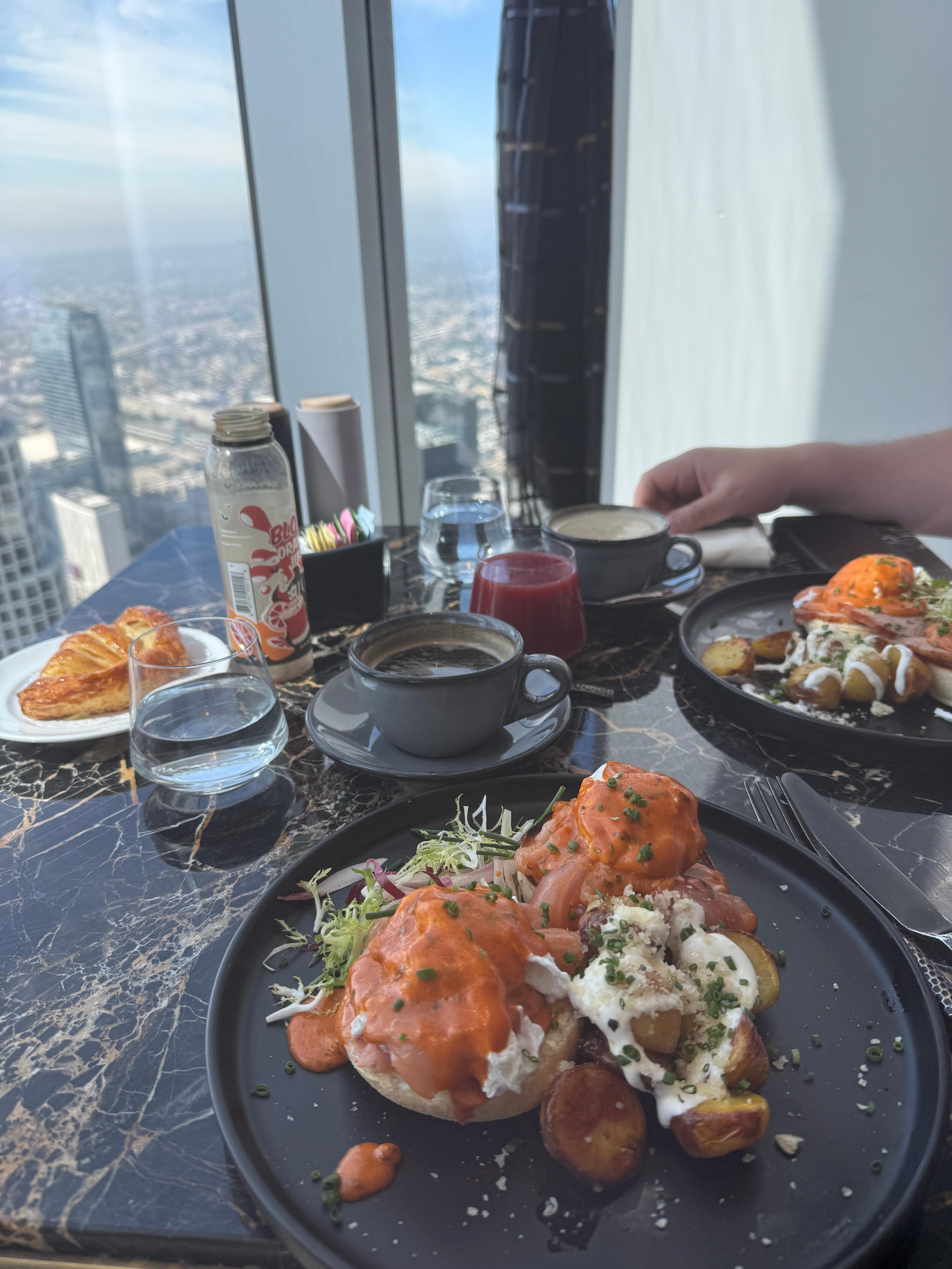 Todo delicioso y una vista increíble, nada más que pedir.