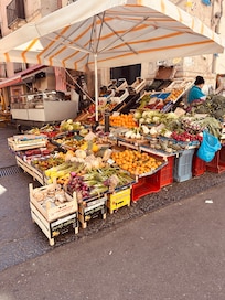 Fresh vegetable market