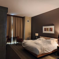 The luxurious king bed, but again, I forgot to take before photos, so this was after 1 night's sleep.