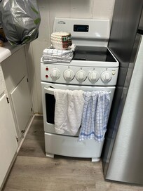 stove/oven not as pictured