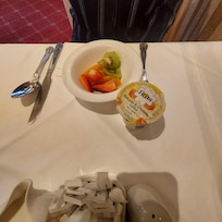 Fruit and yoghurt breakfast