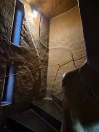 Escalier et cour interieure.