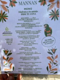 La comida es mala y muy cara. Cuando en los pueblos cercanos es muy buena y a excelente precio.
Es un abuso.