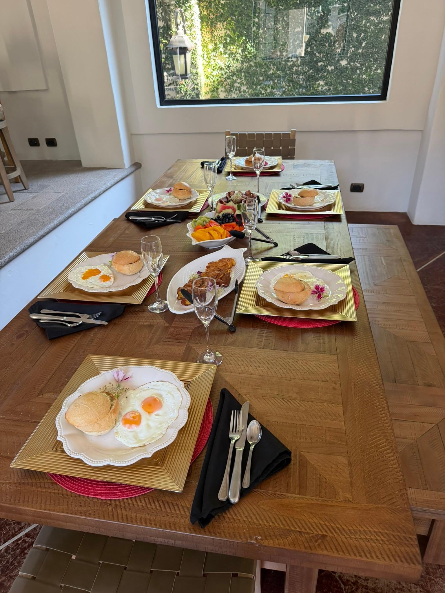 Egg Florentine ready from Kenia Private Chef