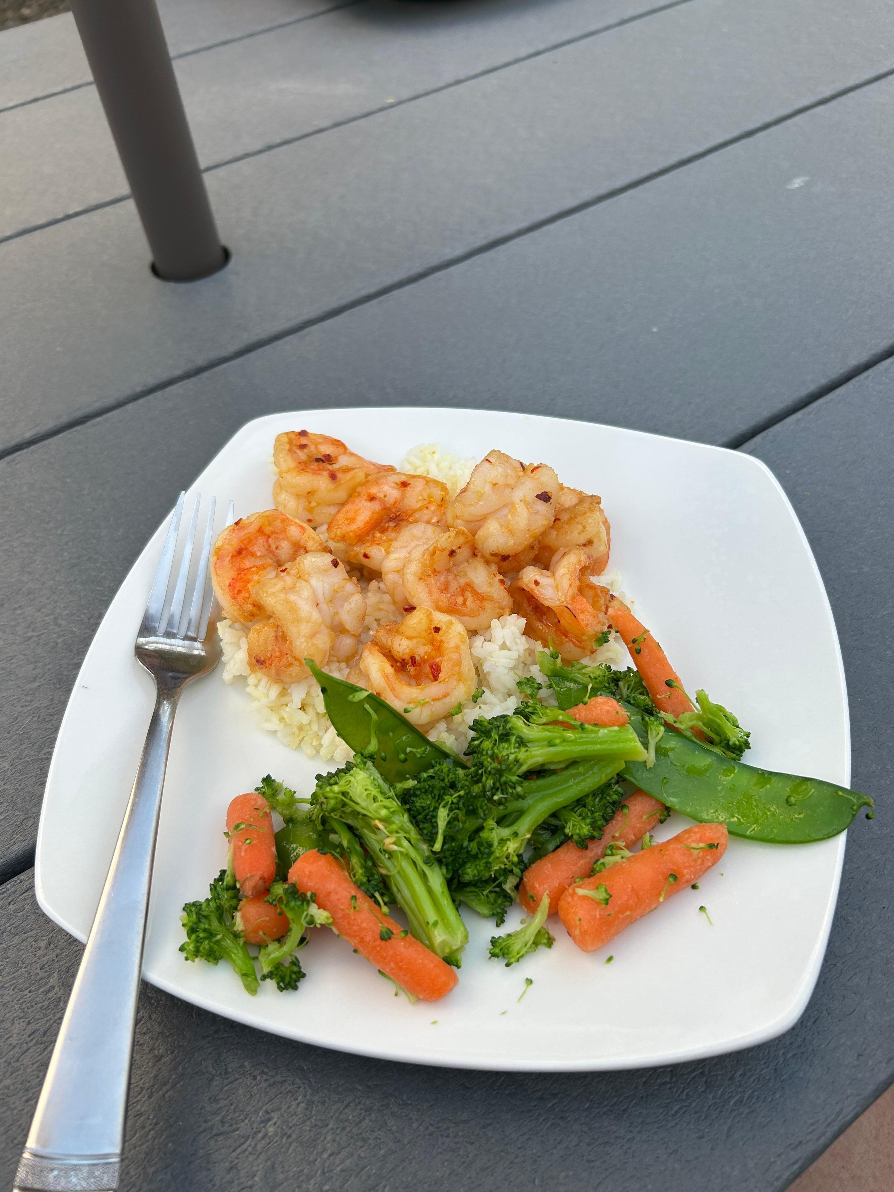 The kitchen contains everything you could need to cook your own meals & enjoy a meal in the outside dining area. 