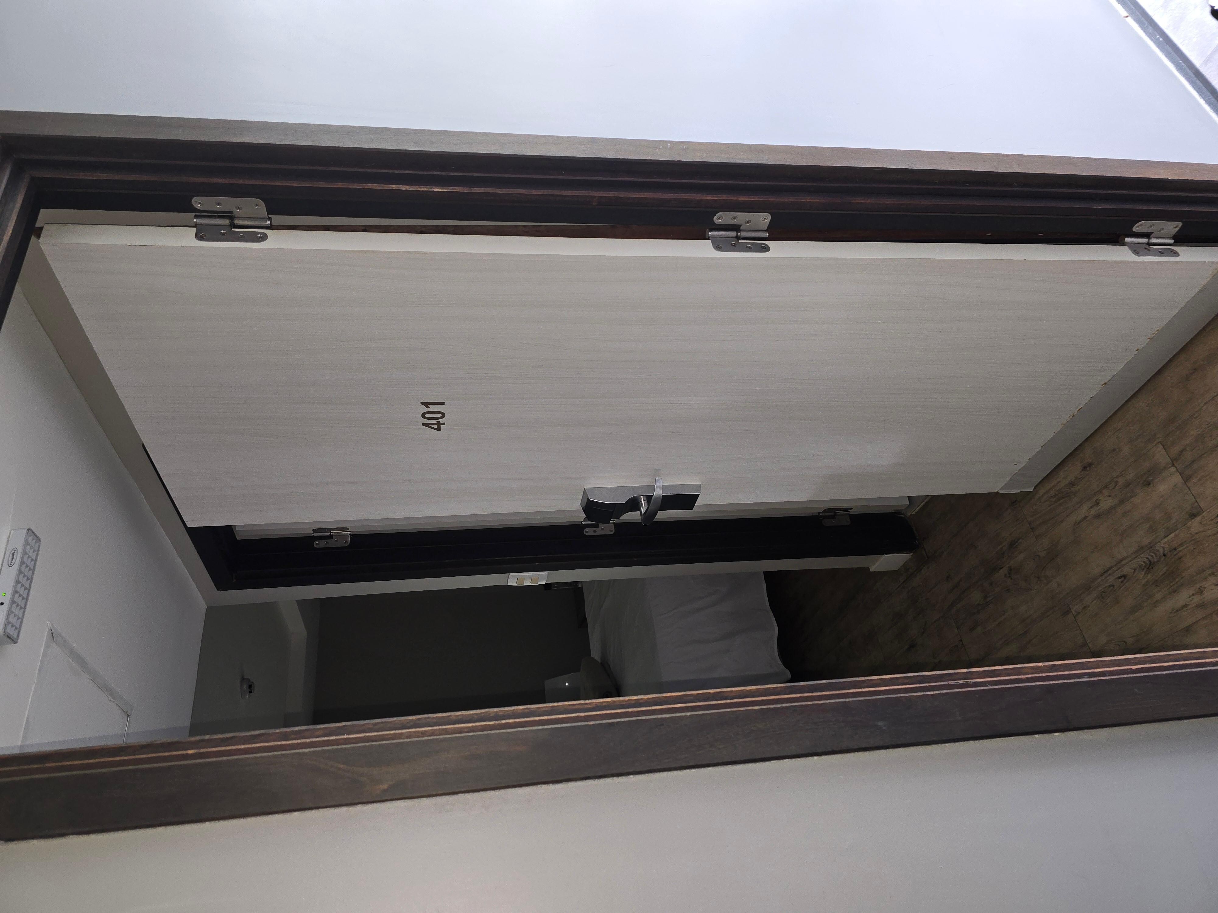 Ao chegar no hotel meu quarto exposto, depois que realizou limpeza, deixando totalmente aberto correndo risco de alguém adentra e furta.