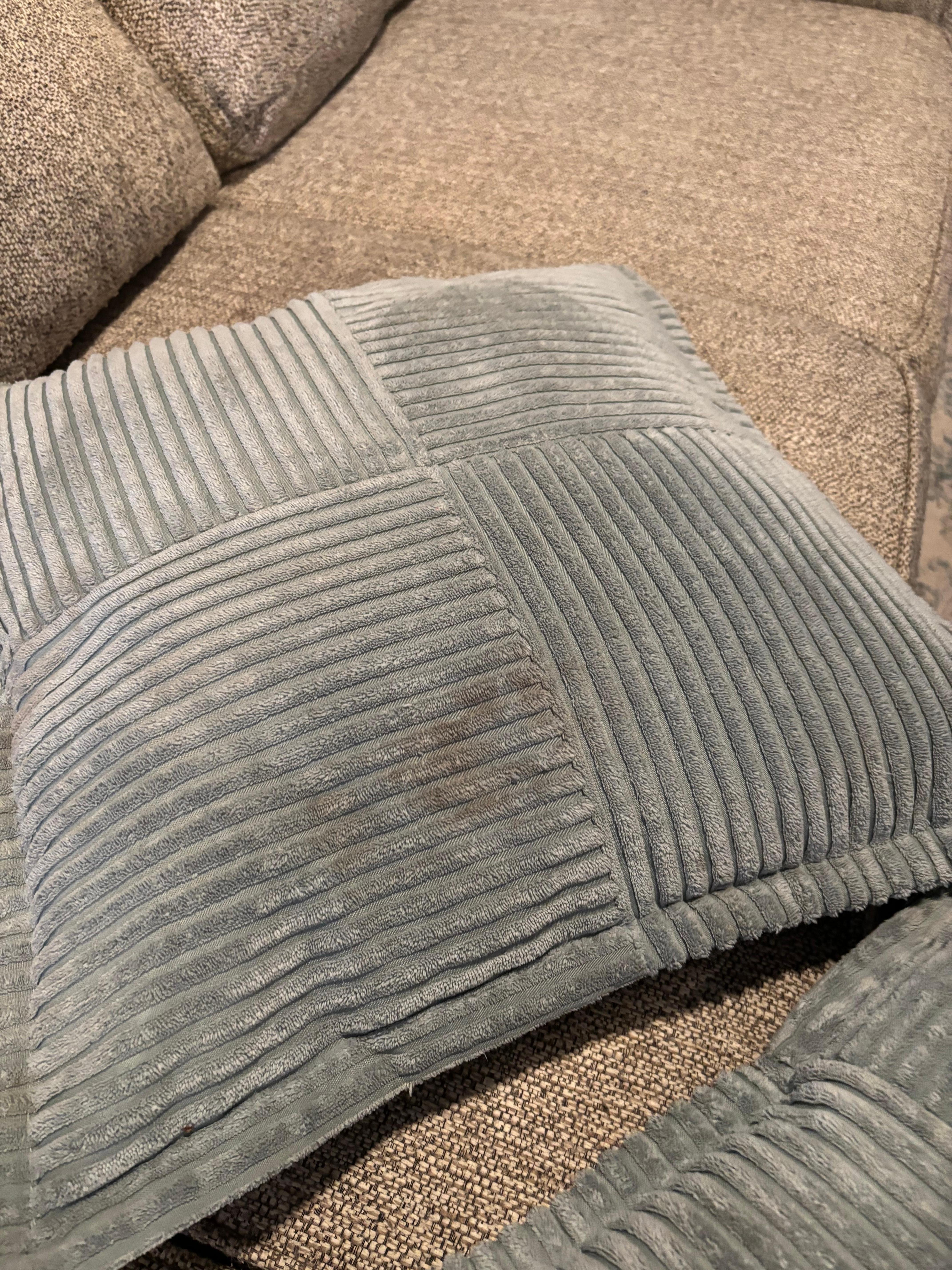 Pillows dirty and smell like pee