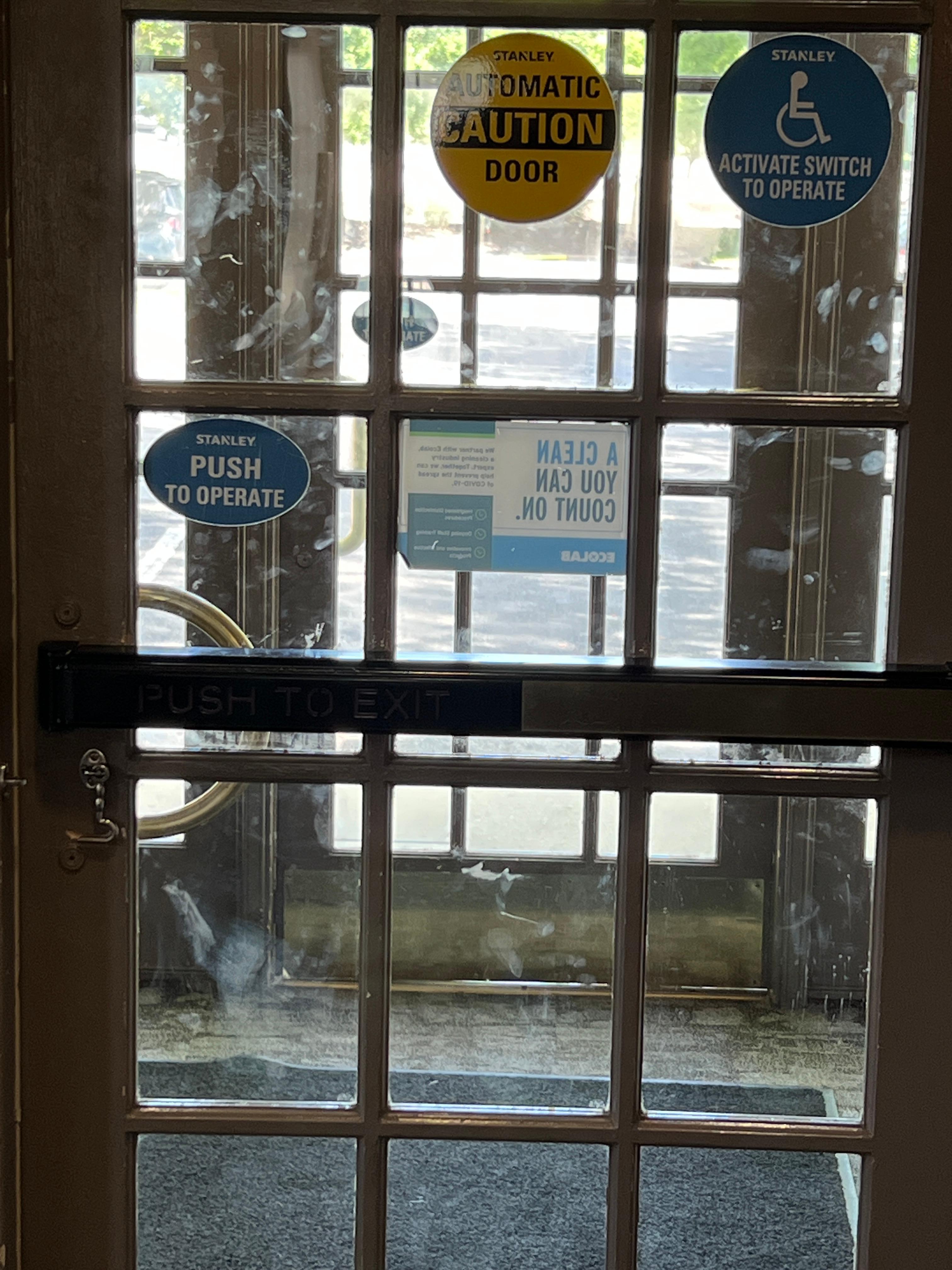 The dirtiness of this main door at the beginning of the day was indicative of our stay. Very disappointed in this Residence Inn