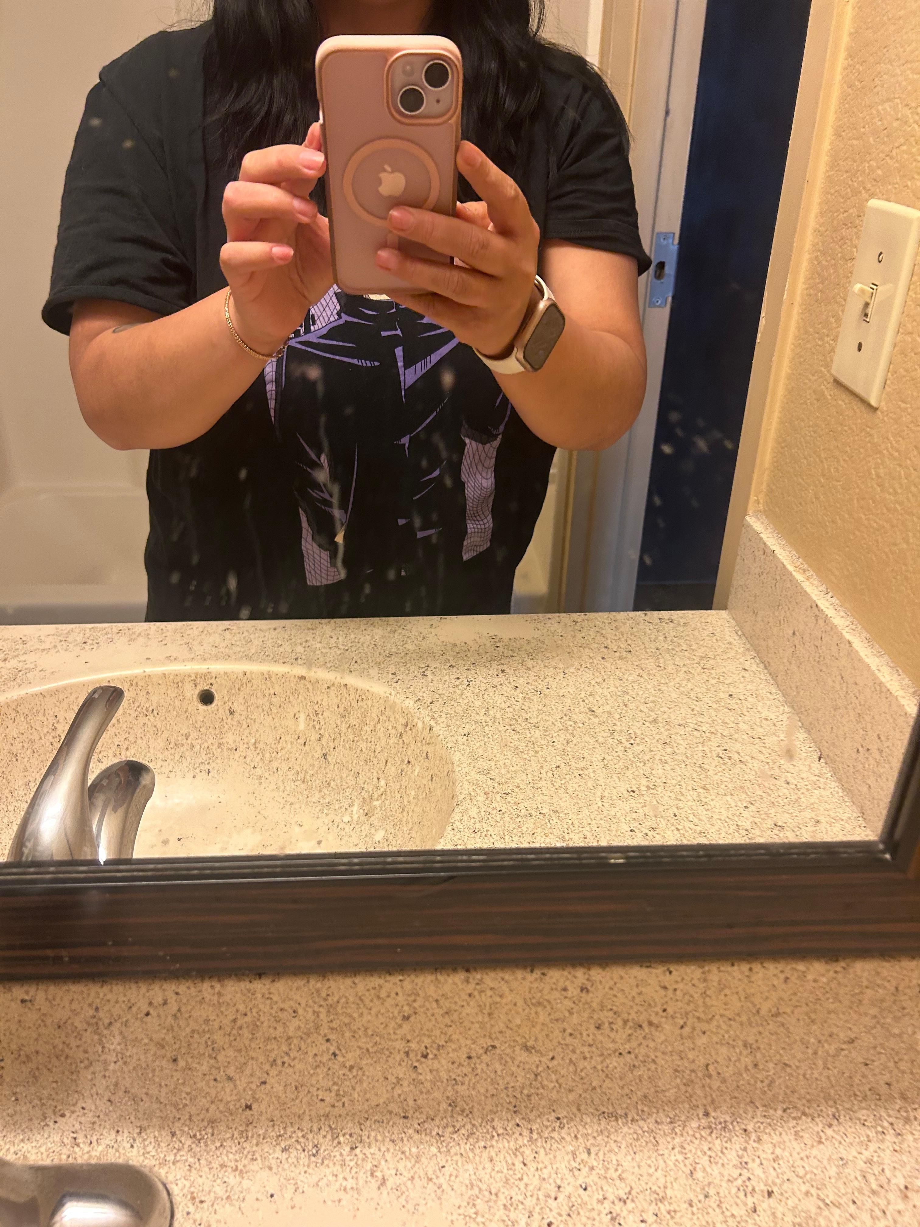 Mirror was dirty upon arrival