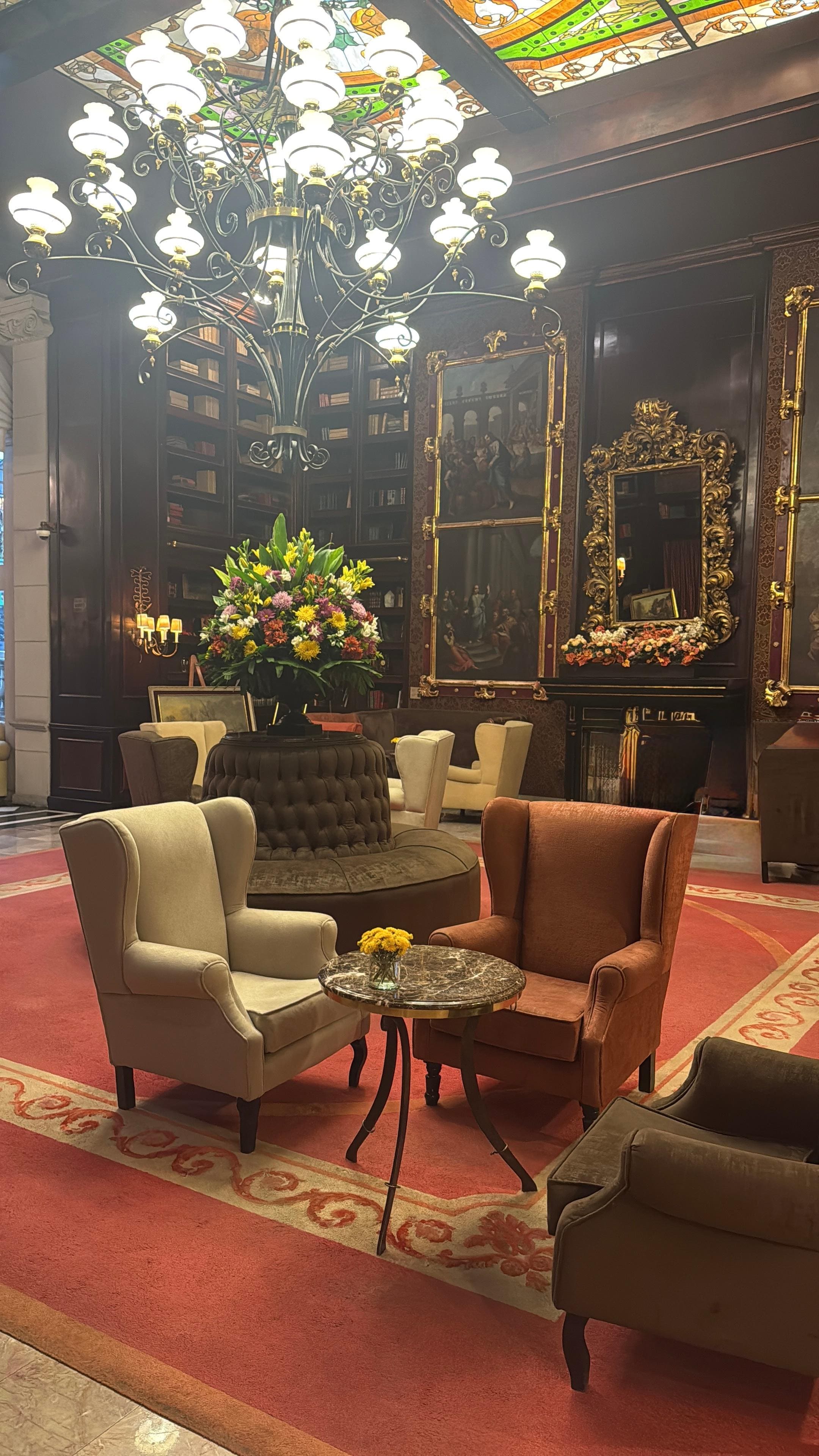 Beautiful hotel lobby 