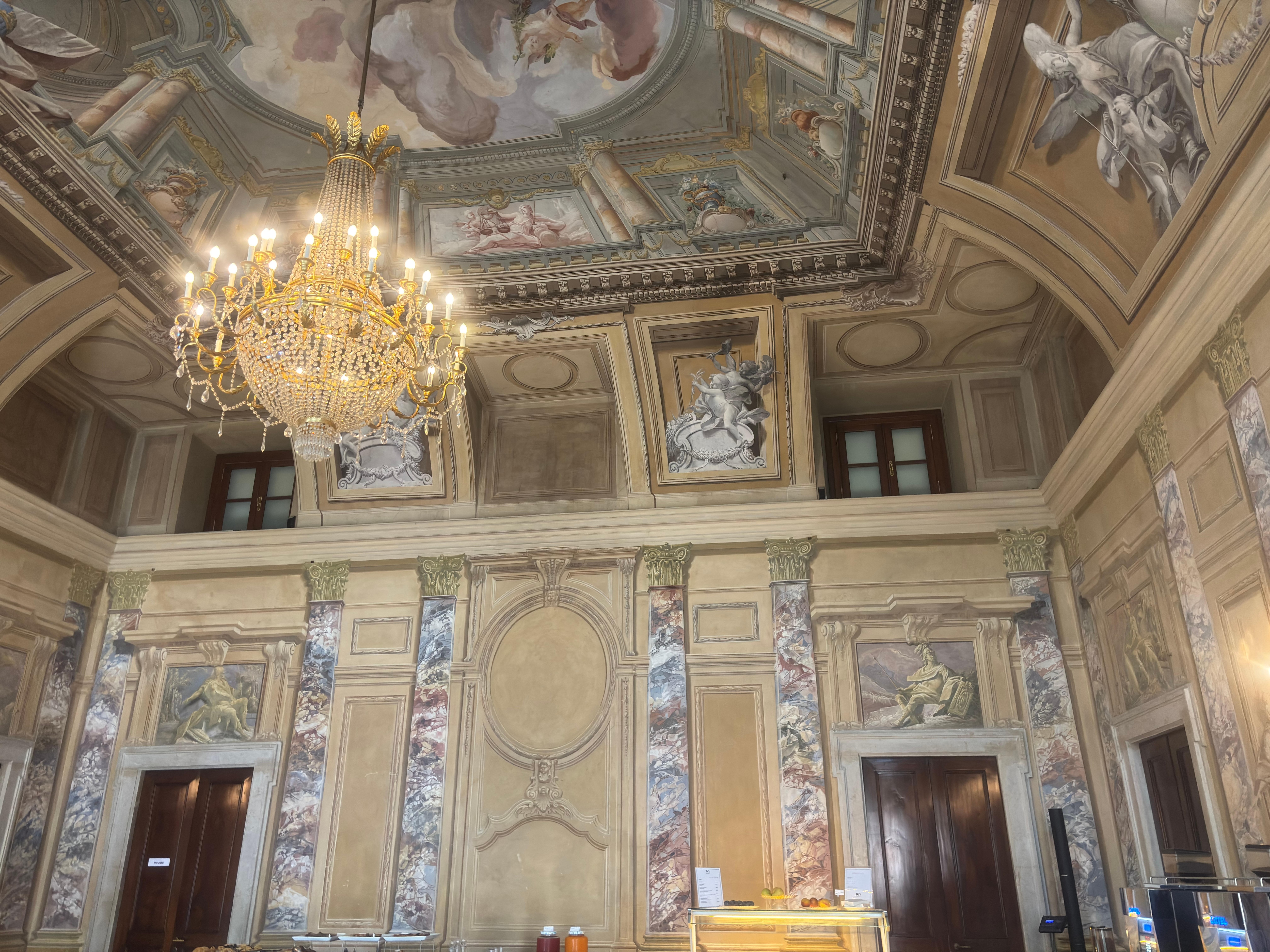 Salle du petit déjeuner.