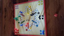 Brettspiele sind in der Wohnung vorhanden