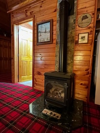 Cozy rustic renewal of a 100+ year old cabin! It was a pleasure to spend relaxing time here!