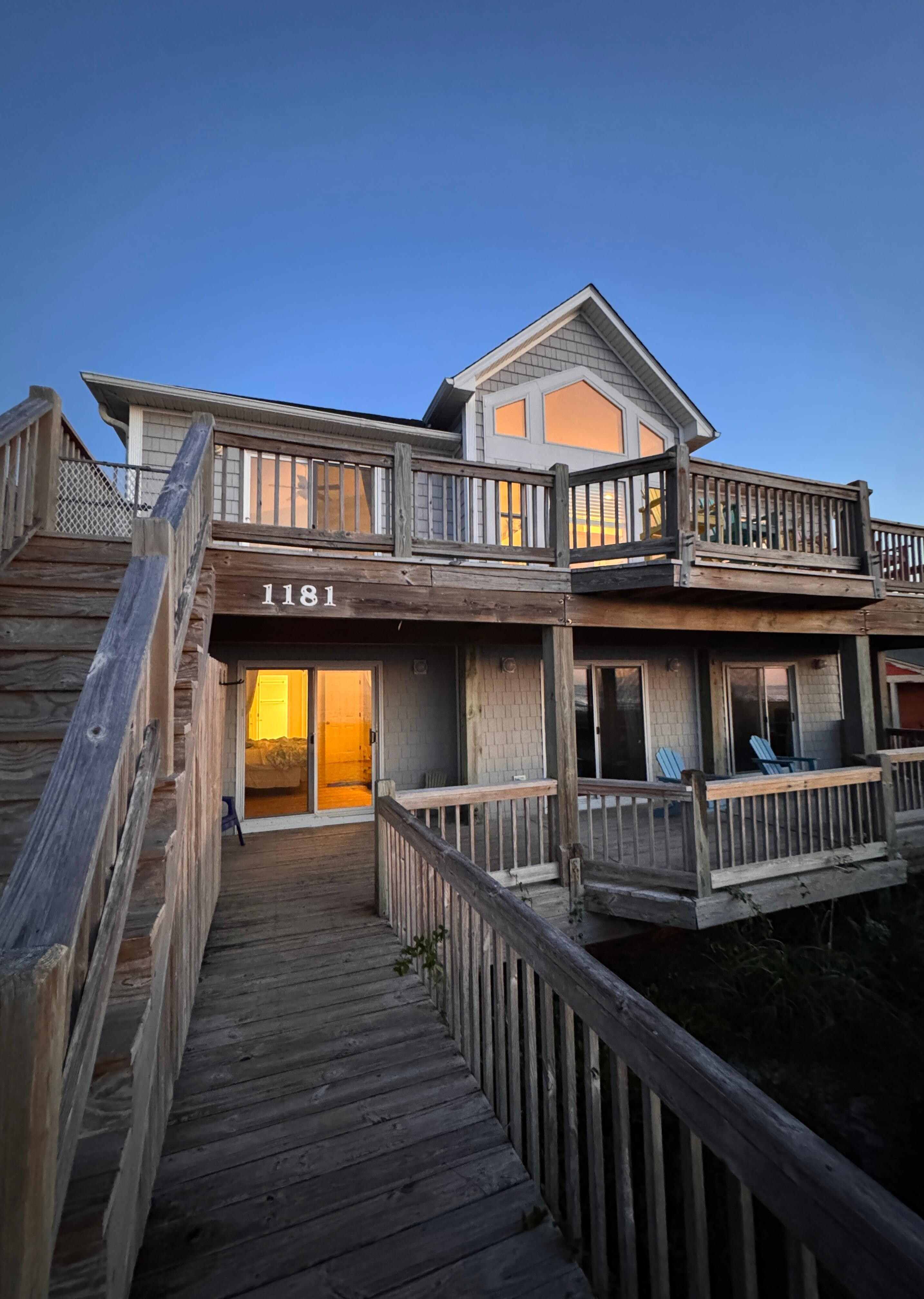 Lots of deck space on 2 levels