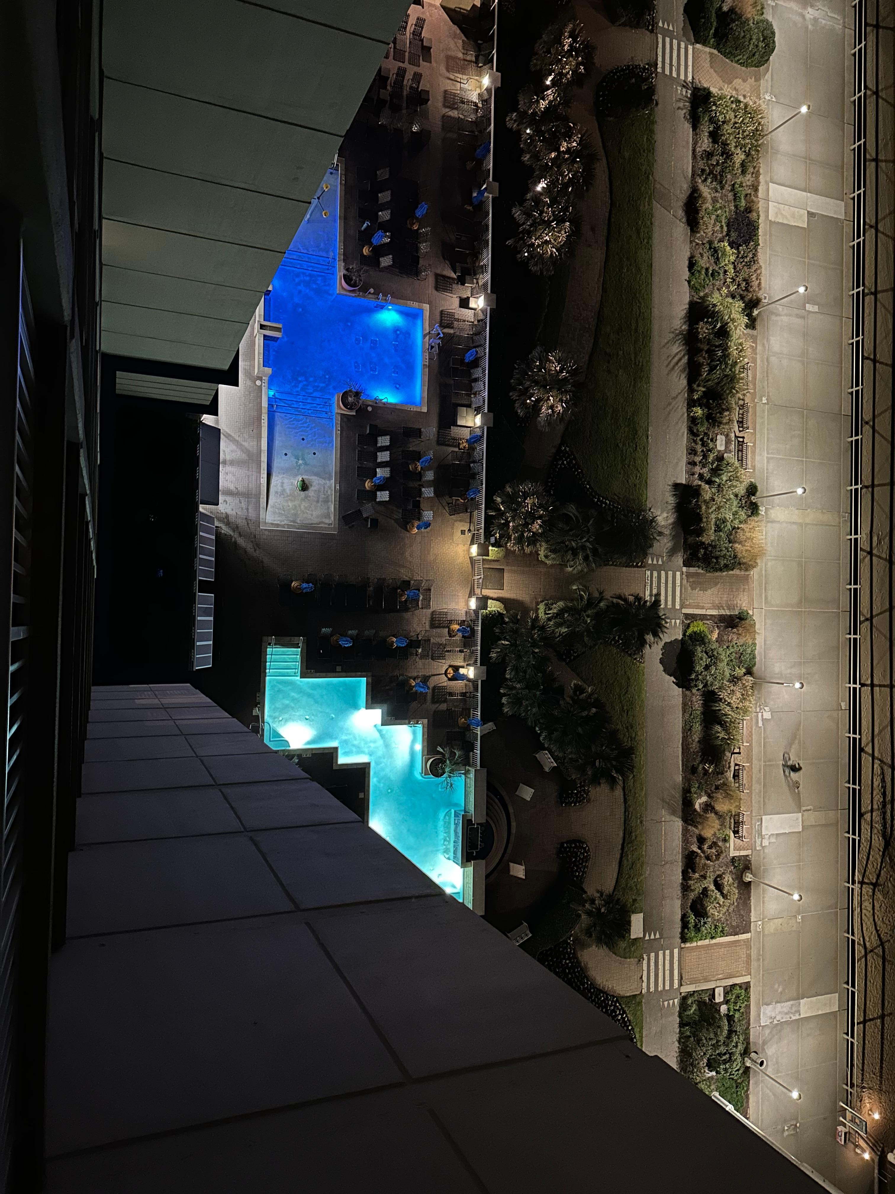 Outdoor heated pools 😀