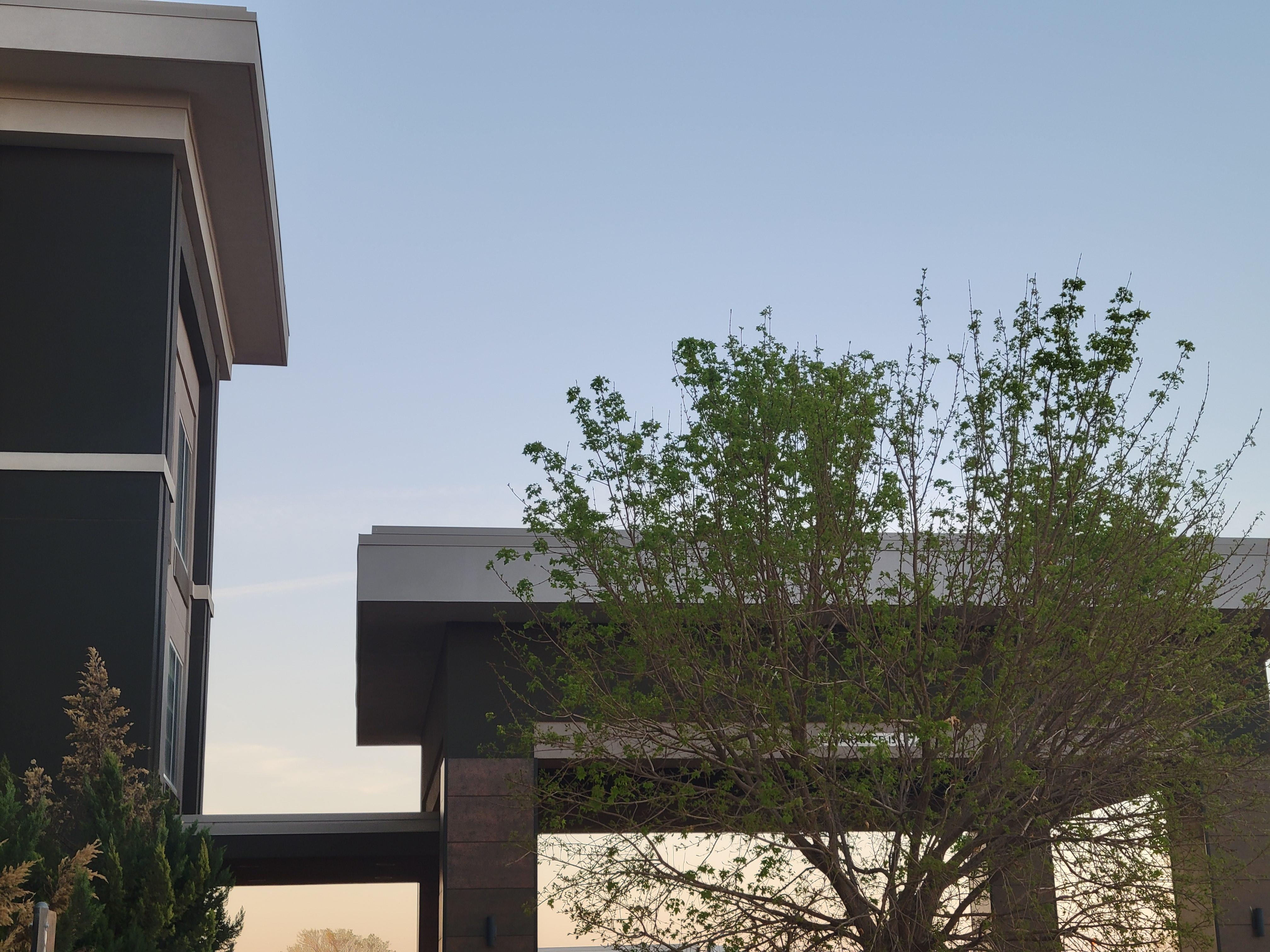 Nice outdoor area in front.