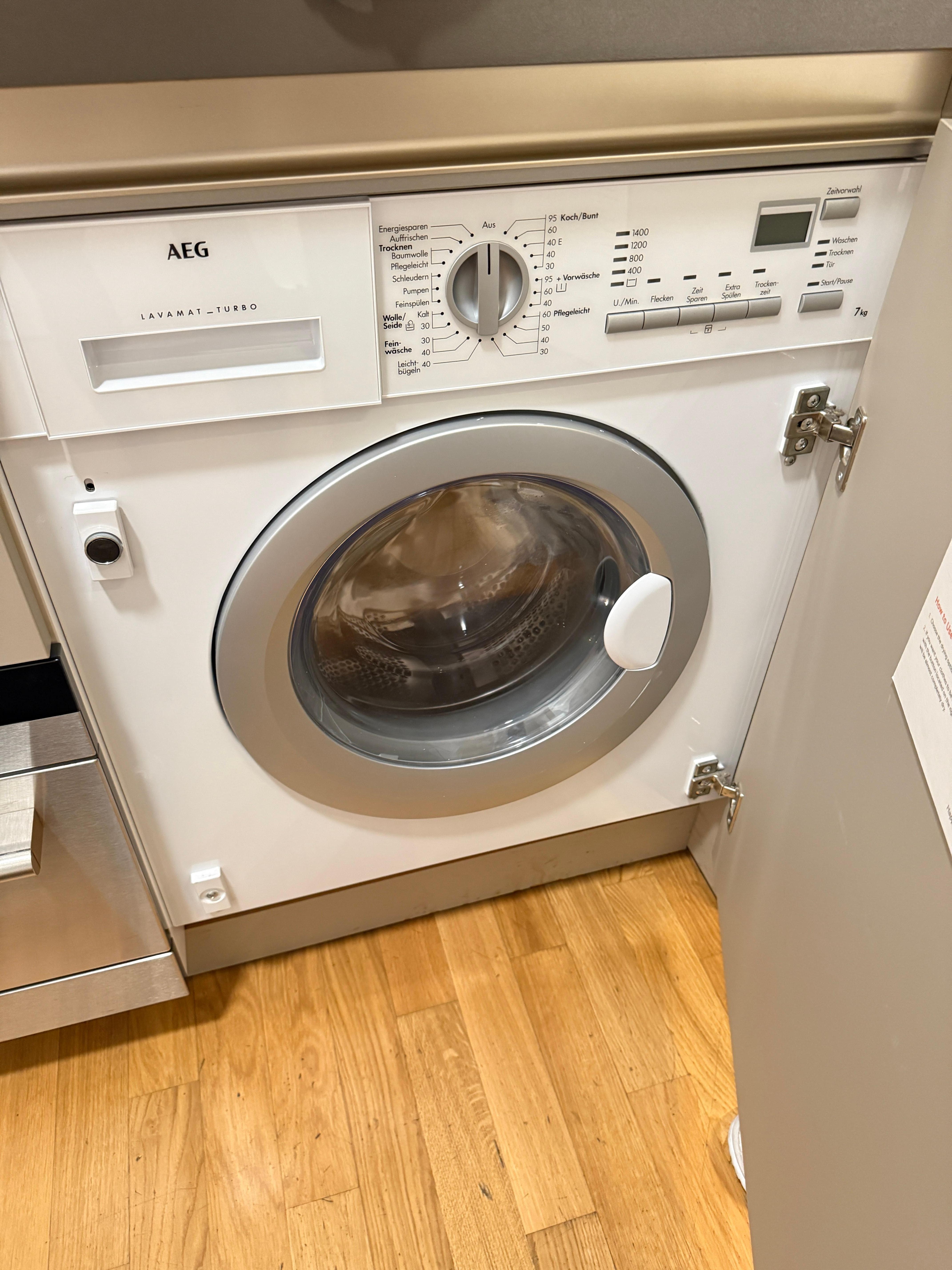 有提供洗衣球，解決了洗衣服的煩惱