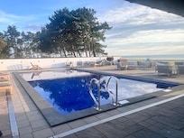 Pool am Restaurant