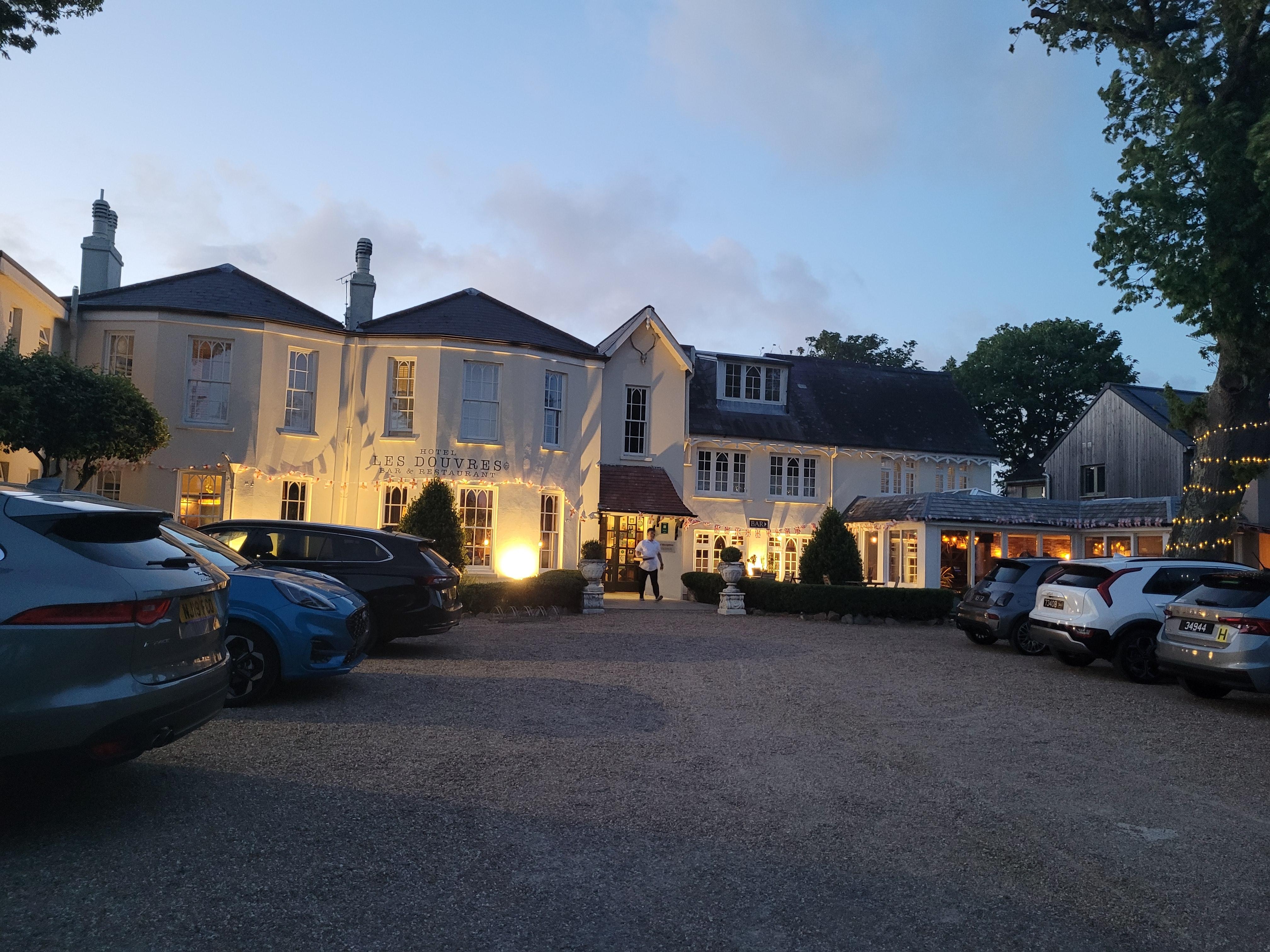 Parking d'entrée