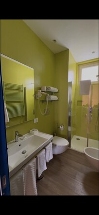 Spacious bathroom