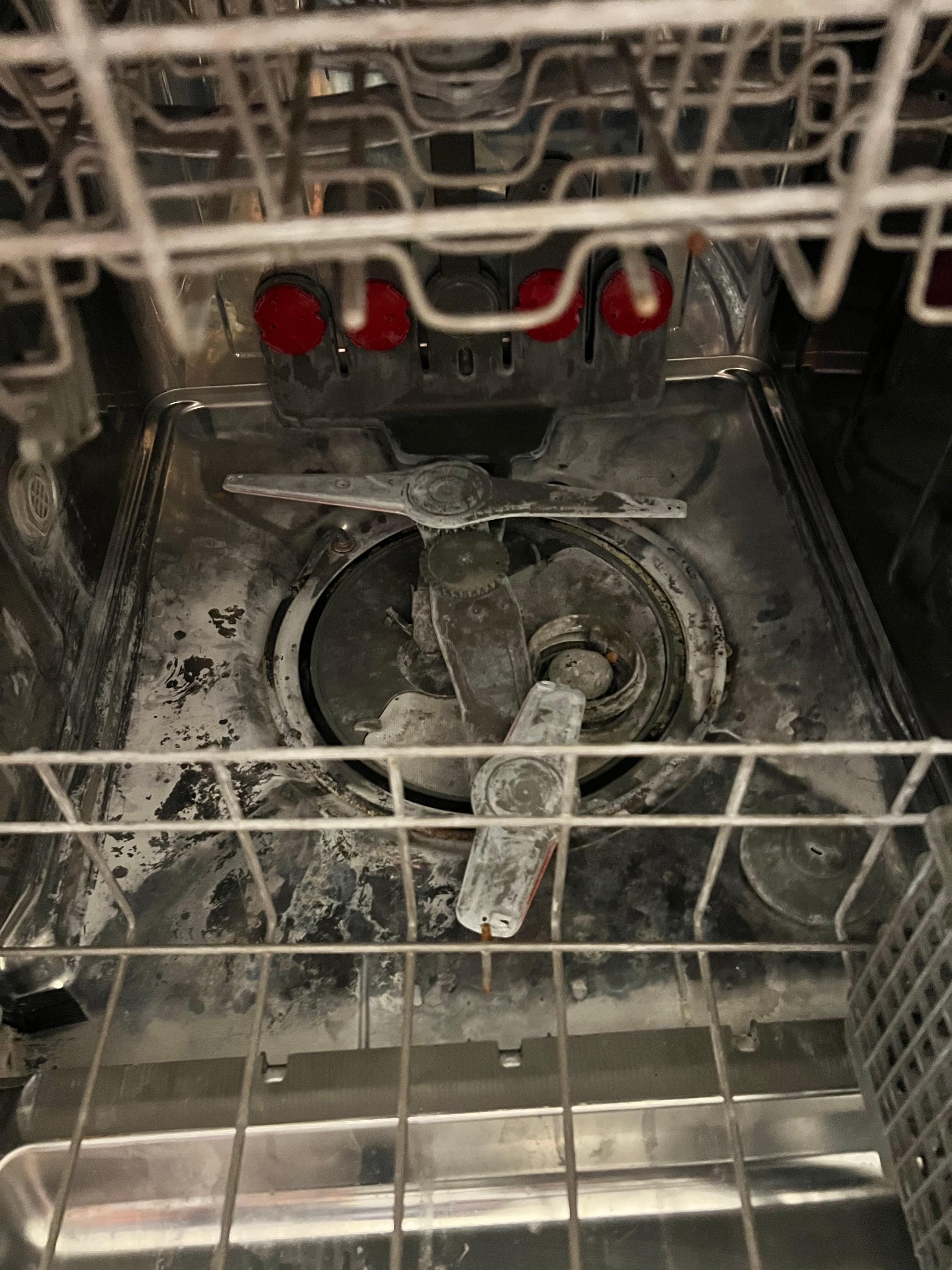 This was gross a the basket was missing wheels. 