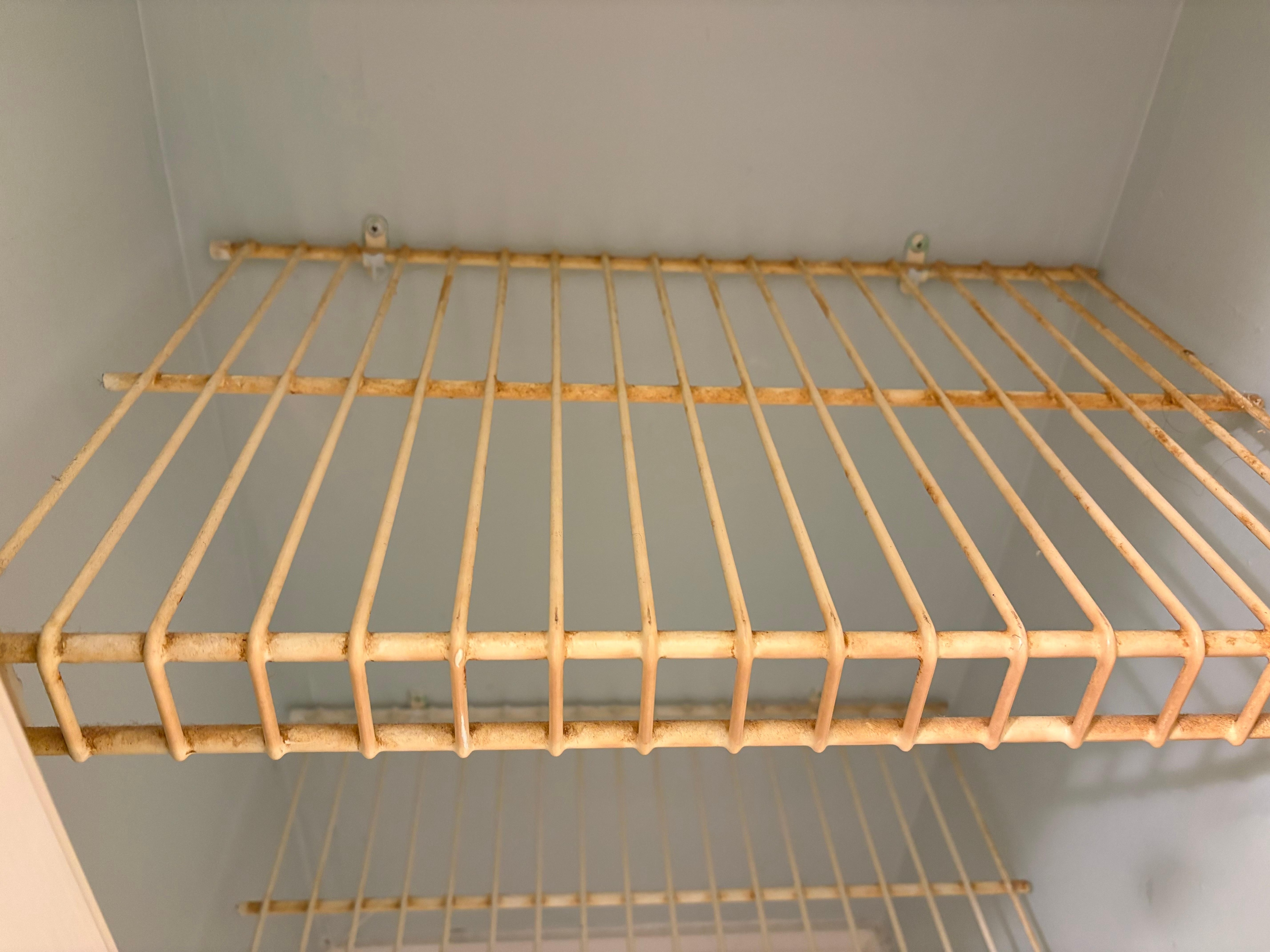 I didn’t want to put anything on this shelf in the bathroom!