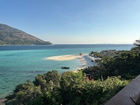 The beach which is 5 minutes walk and come alive at night - food, drinks music etc