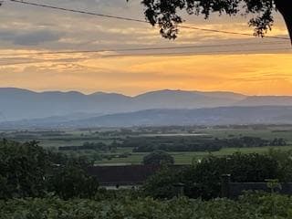 Udsigt fra huset ved solopgang