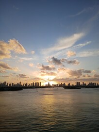 Tramonto visto dal terrazzo della camera vista baia