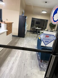 No sign of anyone, and it’s 6:09am.