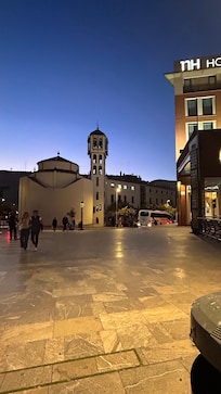 Iltatunnelma pihalta