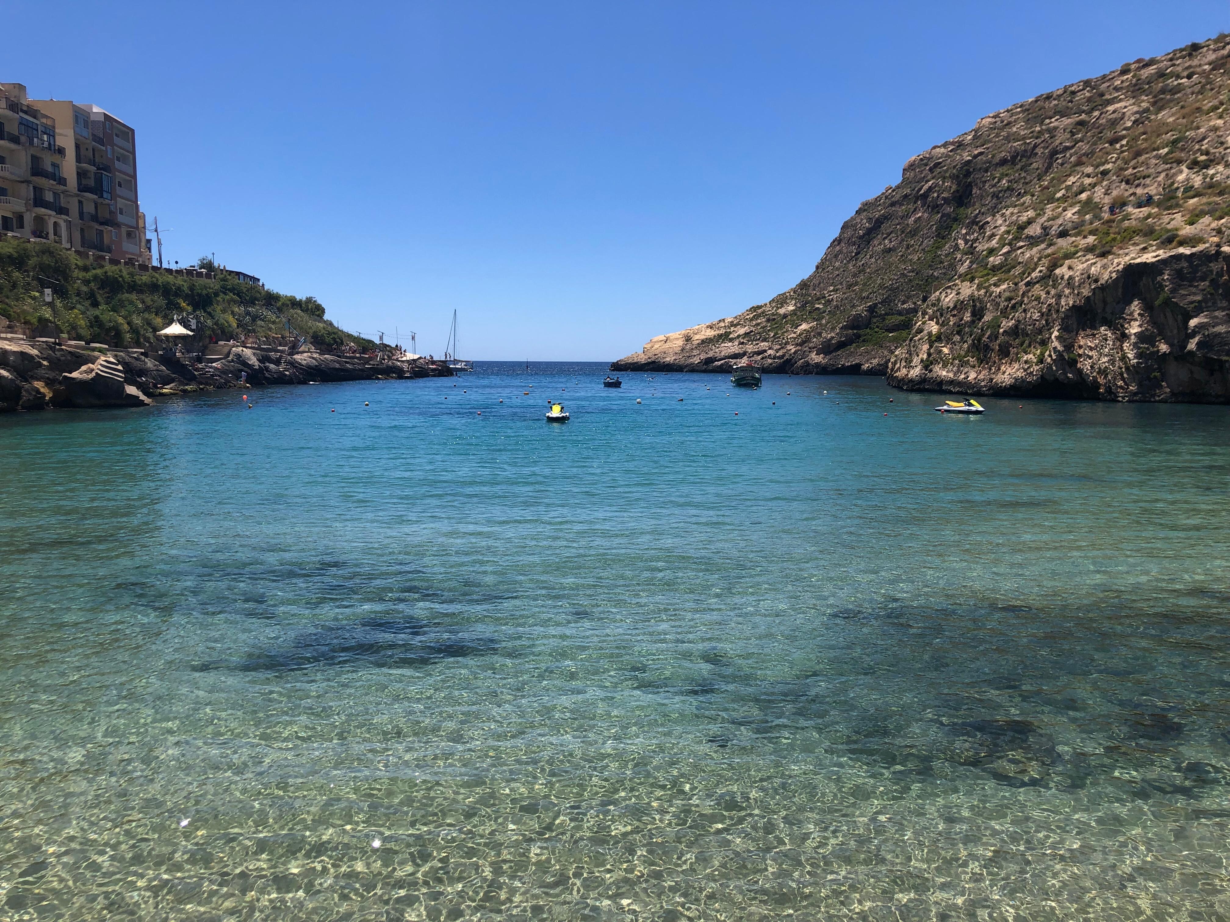 Xlendi bay