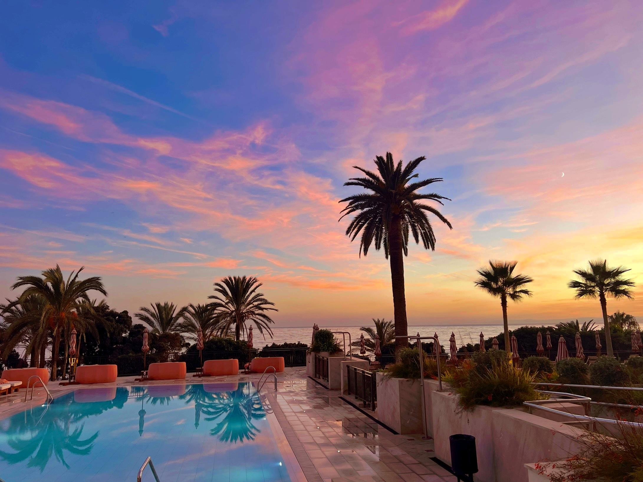 One of the pools where you can find mainly families with young kids. 