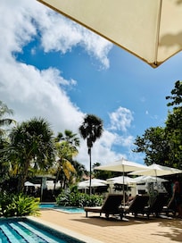 Always chairs available- lovely!