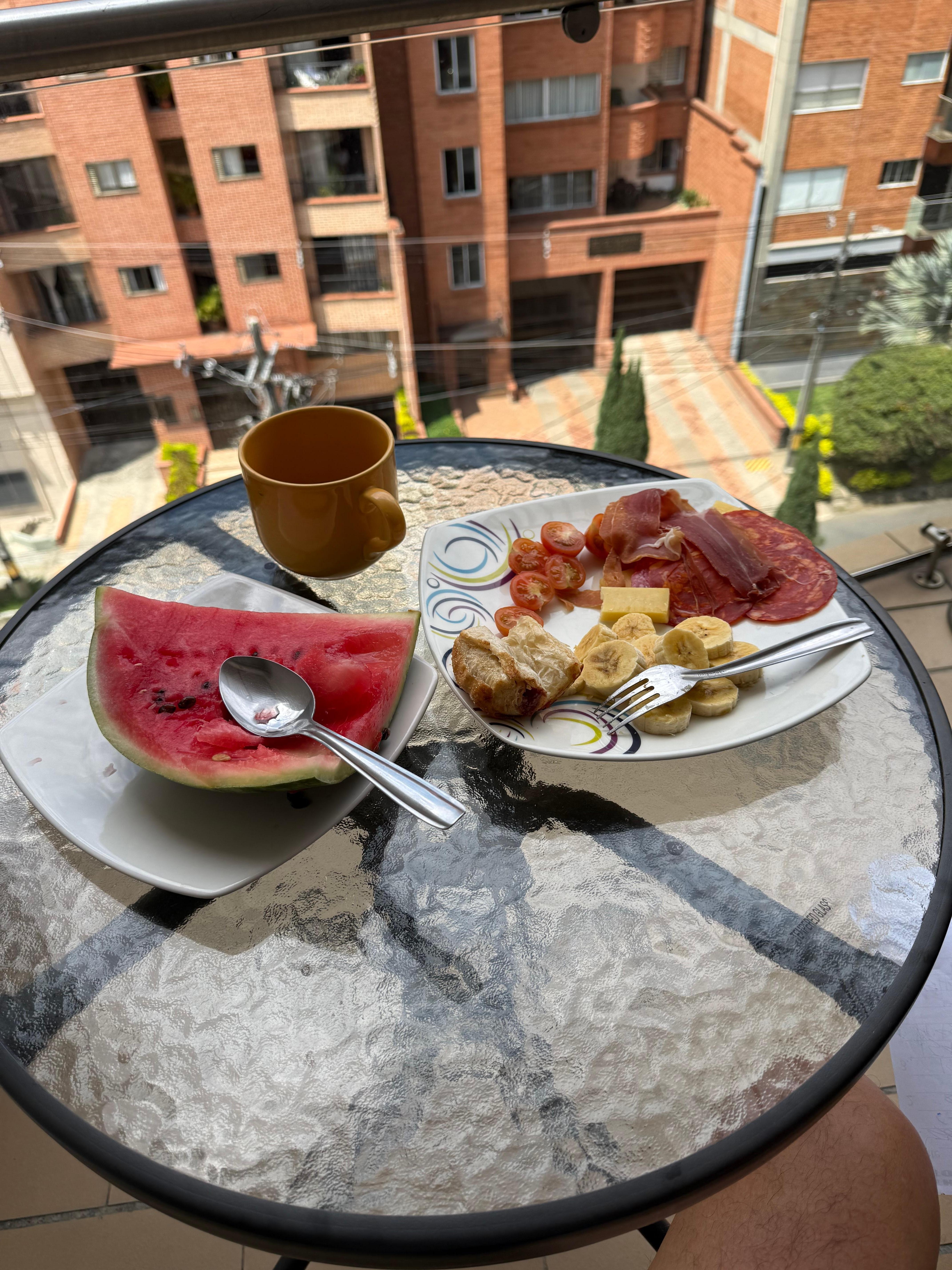 Breakfast al fresco 1