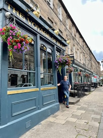 Your appt above the pub. Not loud at all if yes ….. close the window. They have very very heavy drapes