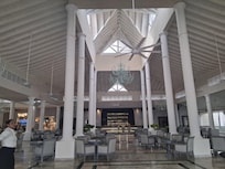 Beautiful clean lobby