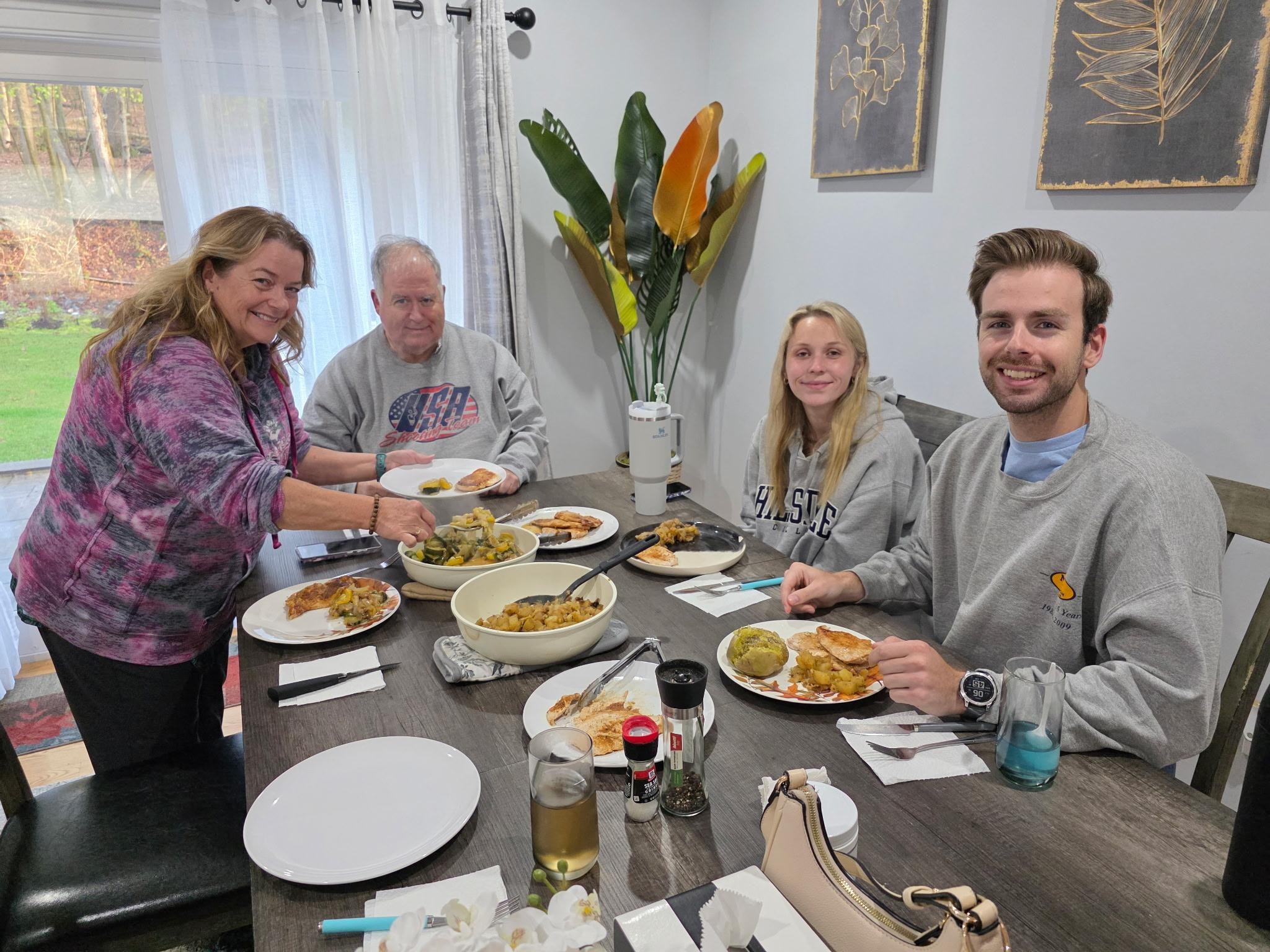 Beautiful dining room to eat in! 