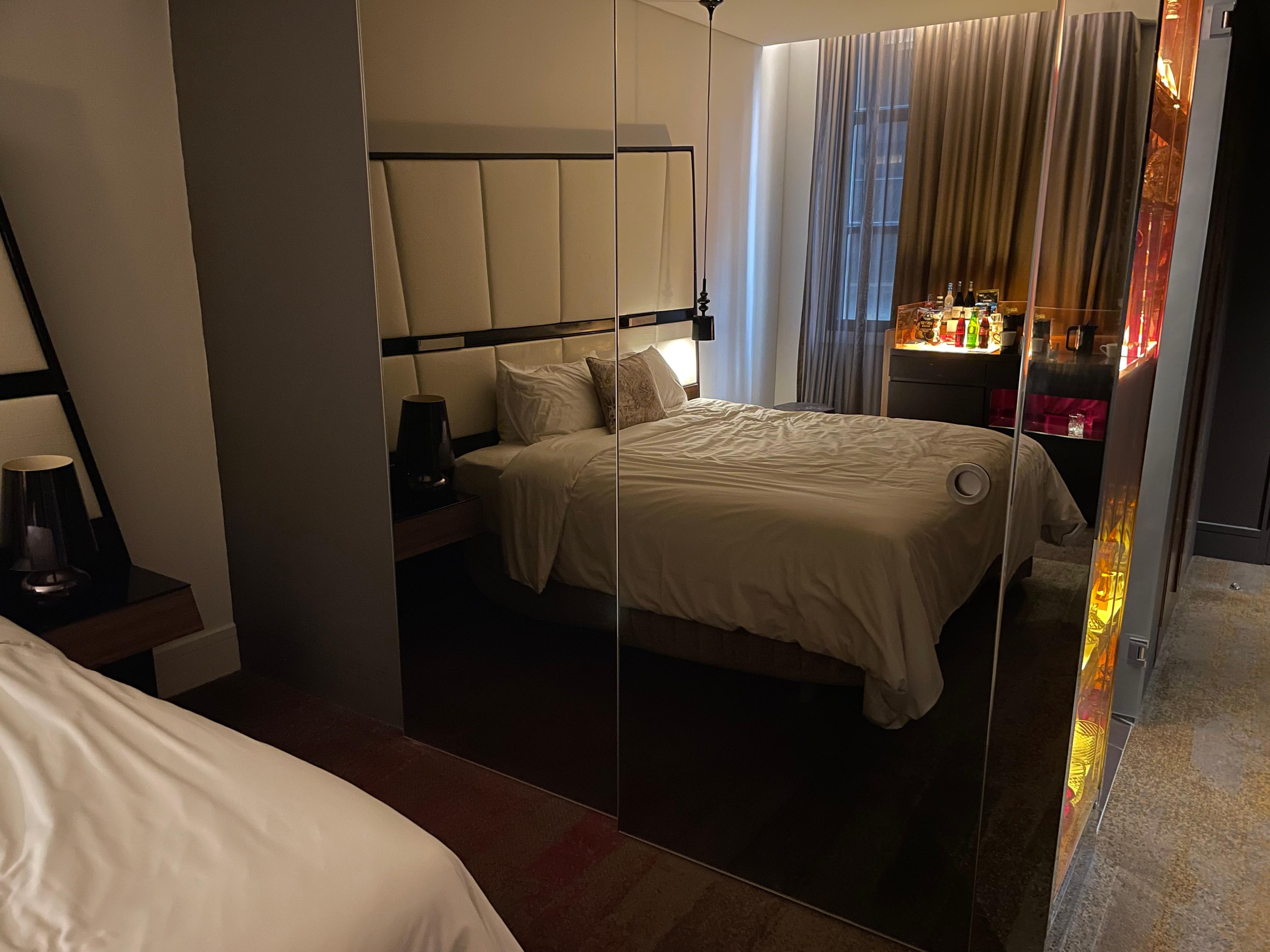 Junior executive suite main room.