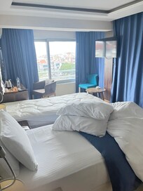 This was the veil that I was hoping for that I took after someone else checked out.