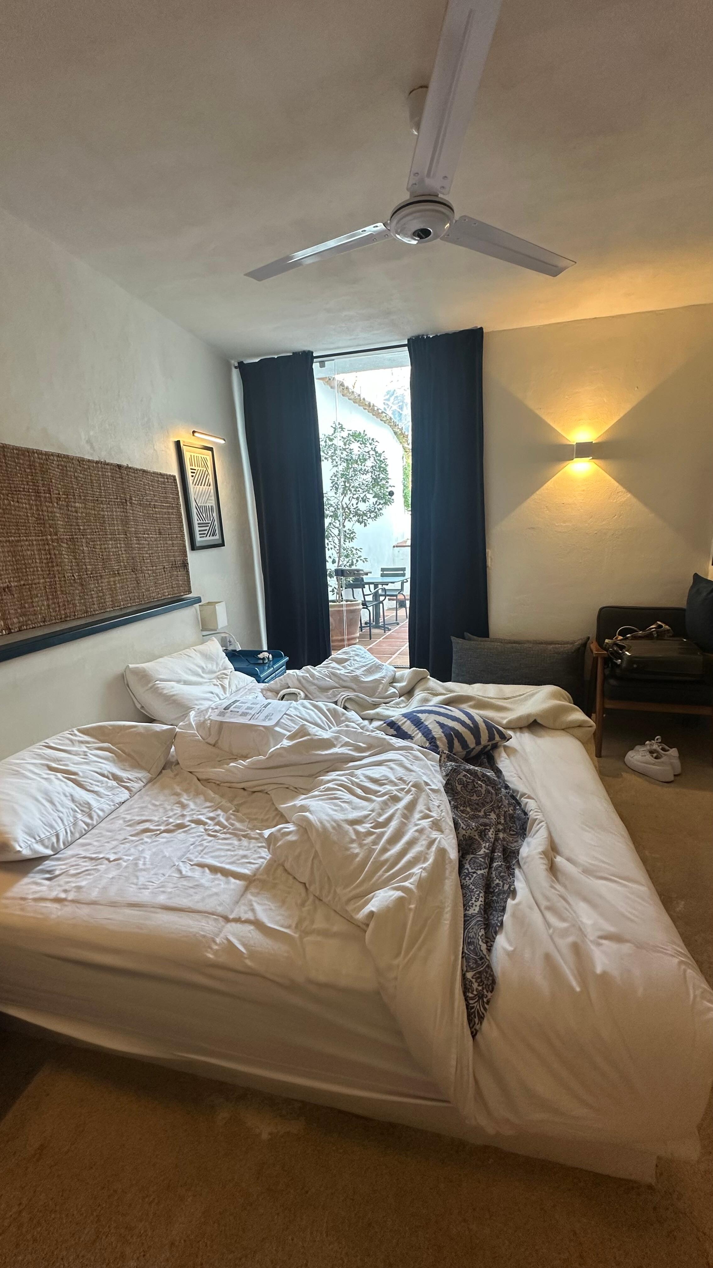 Habitación abierta de par en par