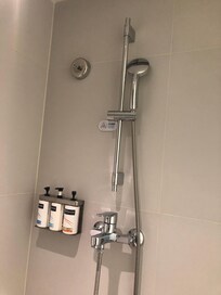 シャワー