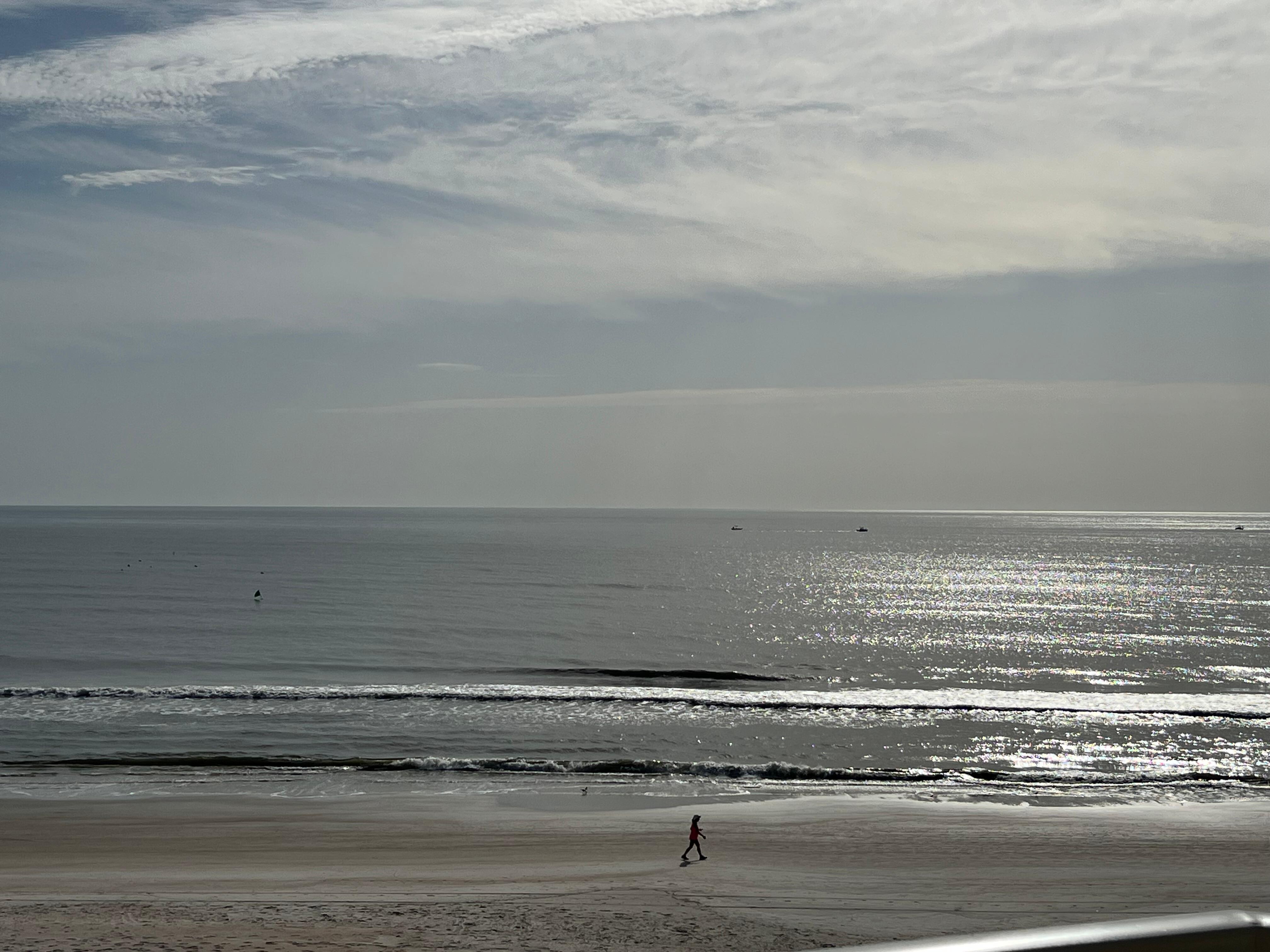 Walk along the beach 