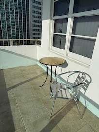 The 1 single chair on the balcony