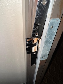 Door latch