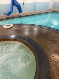 You cab see the pils and how dirty the hot tub was compared to the pool